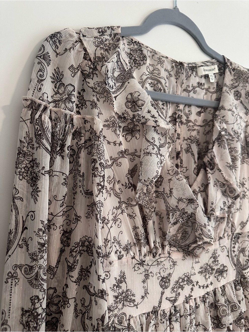 Francesca's Collections Cream and Black Printed Ruffle Midi Dress